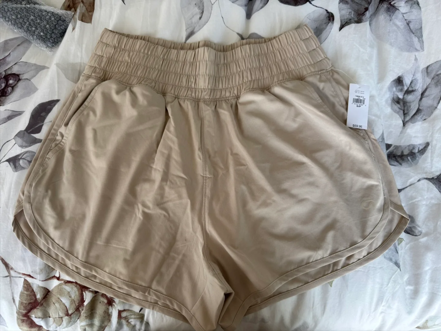 BRAND NEW GapFit Shorts - Size S thumbnail