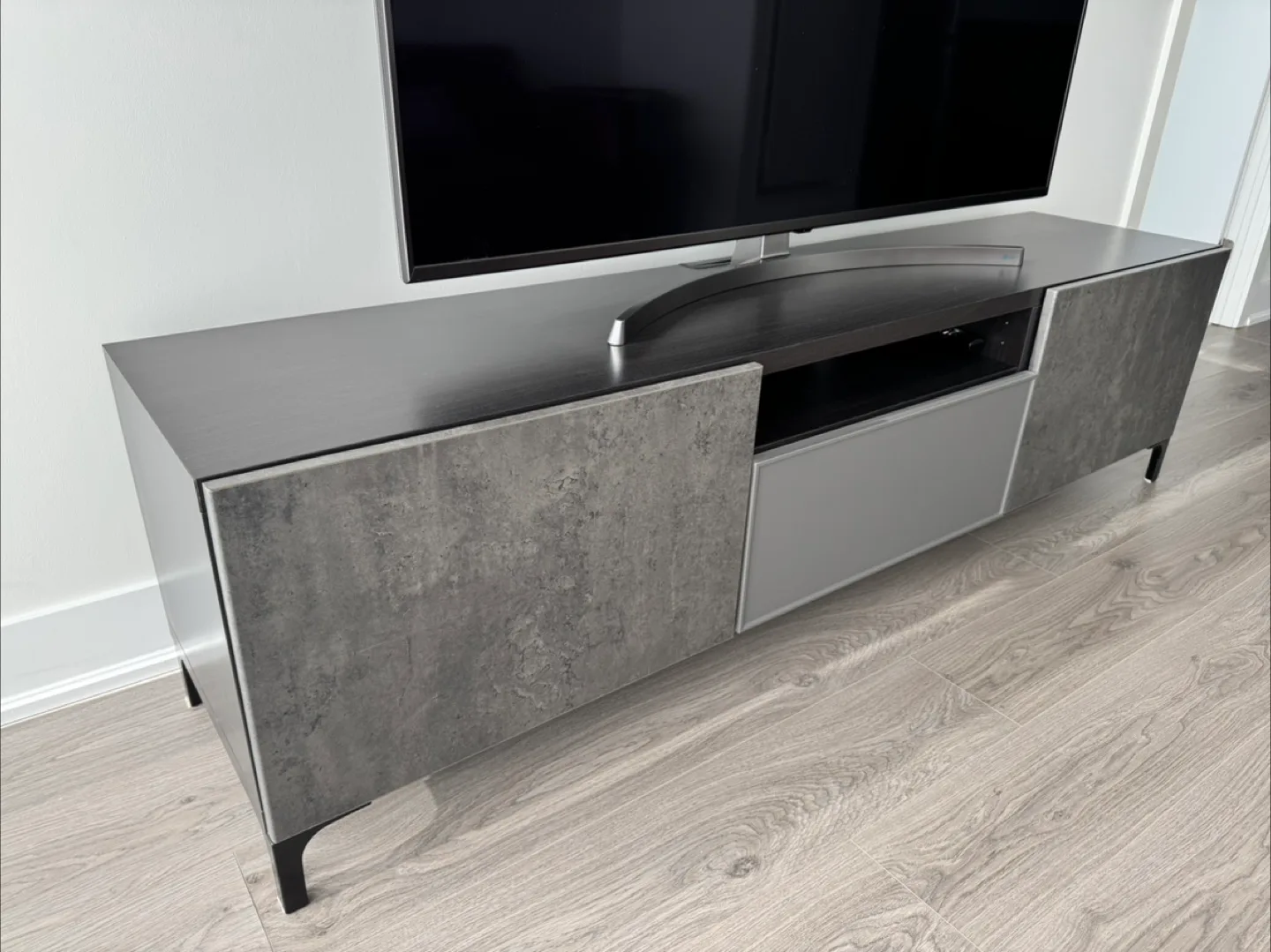 IKEA Besta TV Bench image indicator(2)