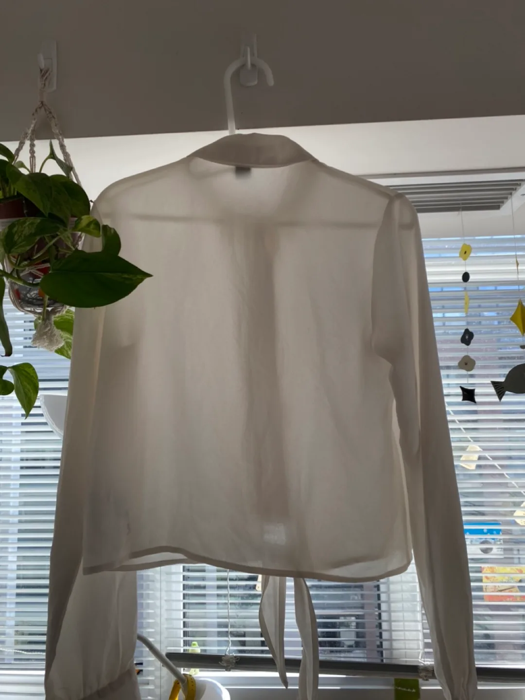 Forever 21 White Blouse - Size S image indicator(2)