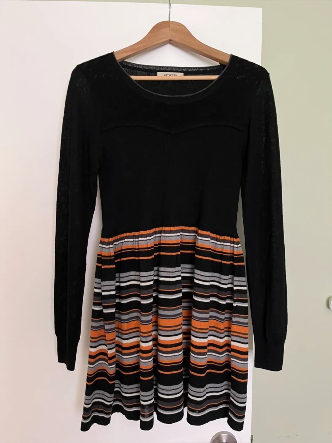 Merlyn’s Wool Blend Autumn Dress (M) thumbnail