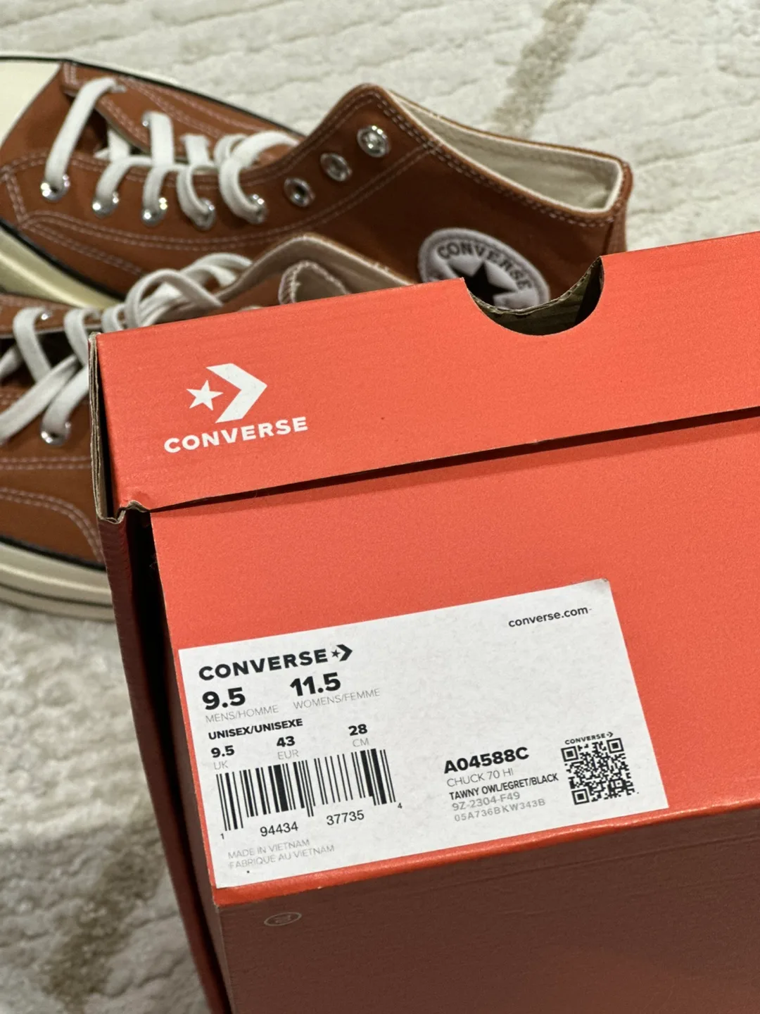 CONVERSE CHUCK 70 HI *BRAND NEW IN BOX* image indicator(9)