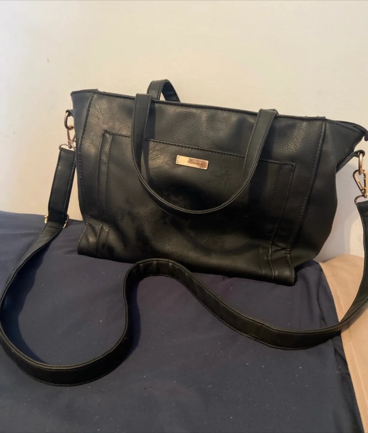 Black purse thumbnail