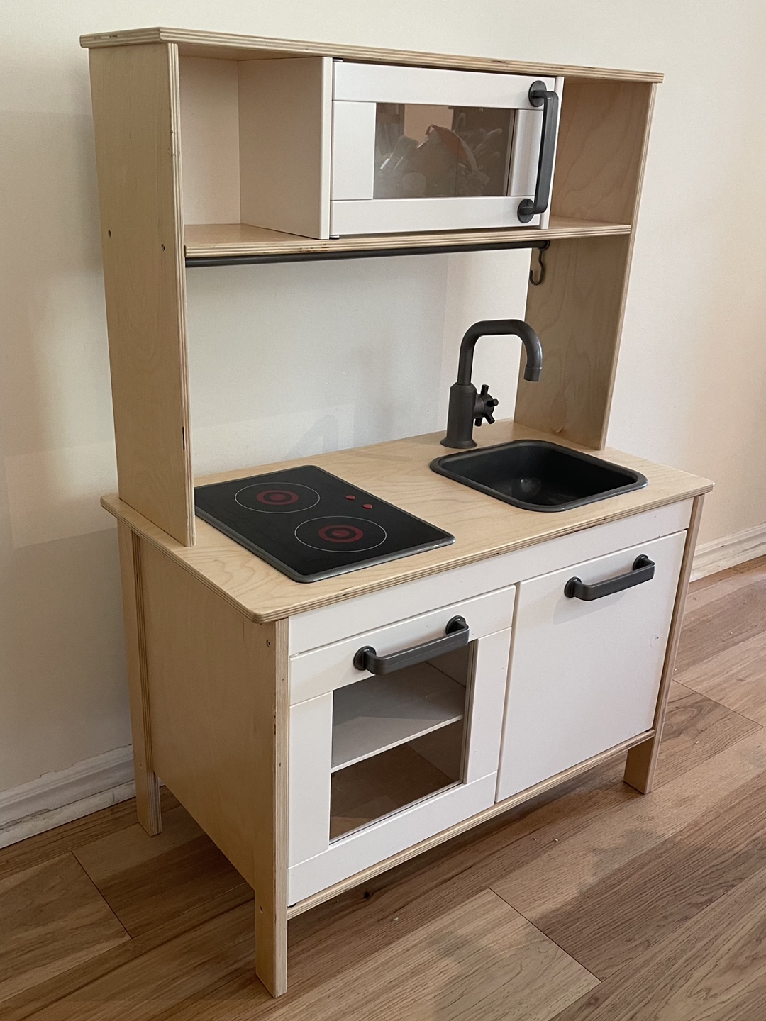 IKEA play kitchen with Melissa & Doug, Hape, and more playsets - photo 2