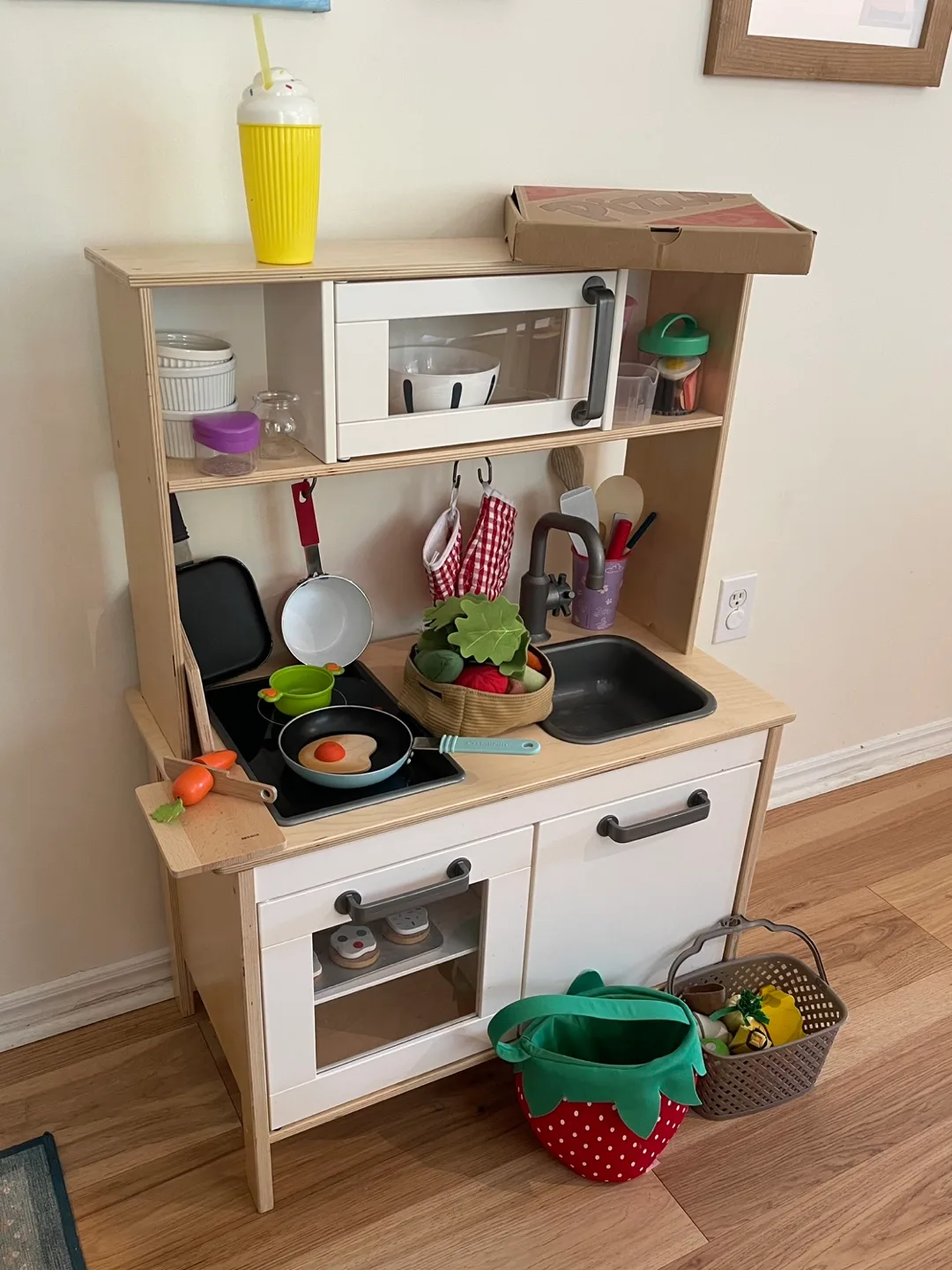 IKEA play kitchen with Melissa & Doug, Hape, and more playsets thumbnail
