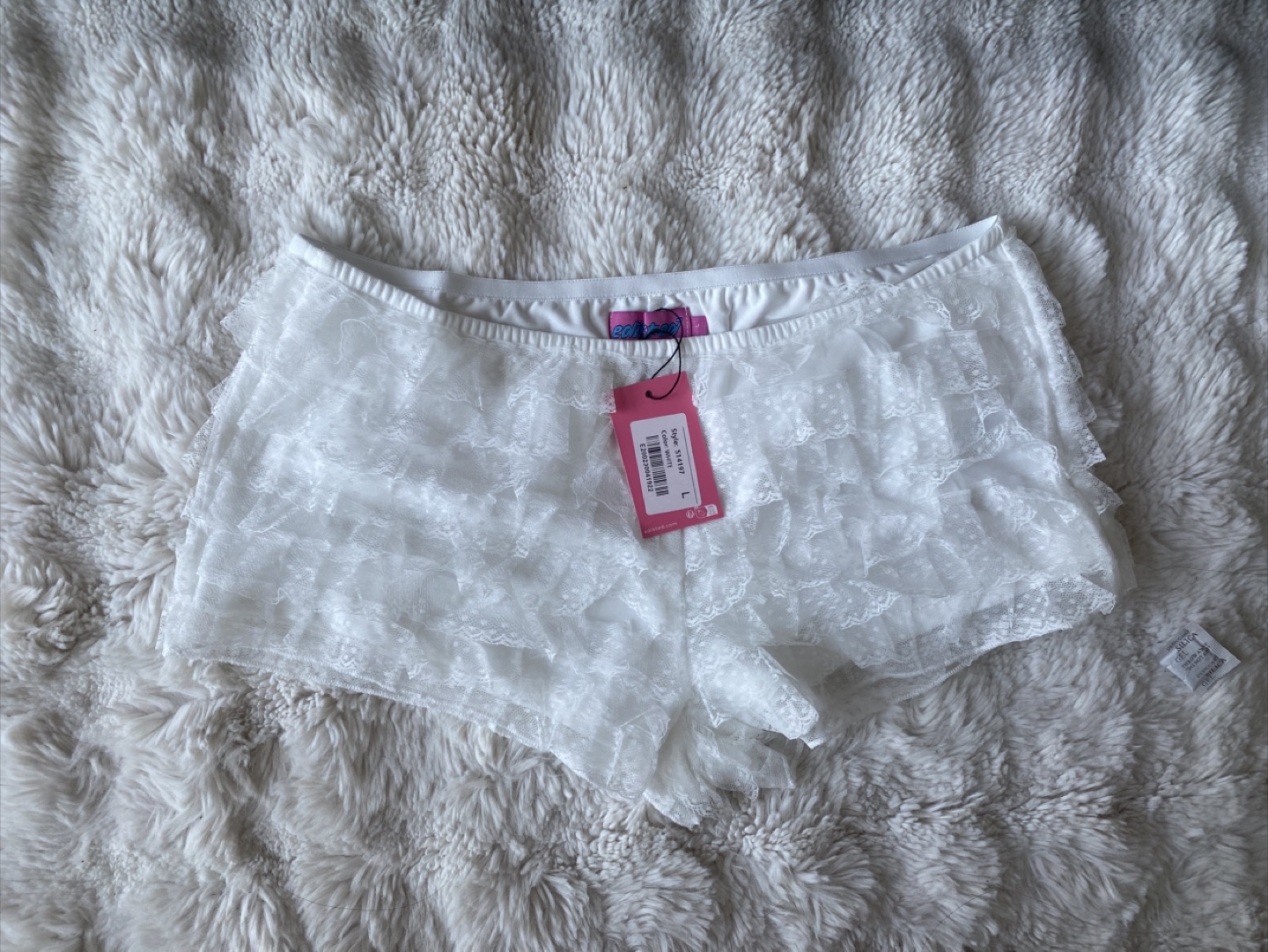 Edikted Julianna Ruffled Lace Shorts - photo 5