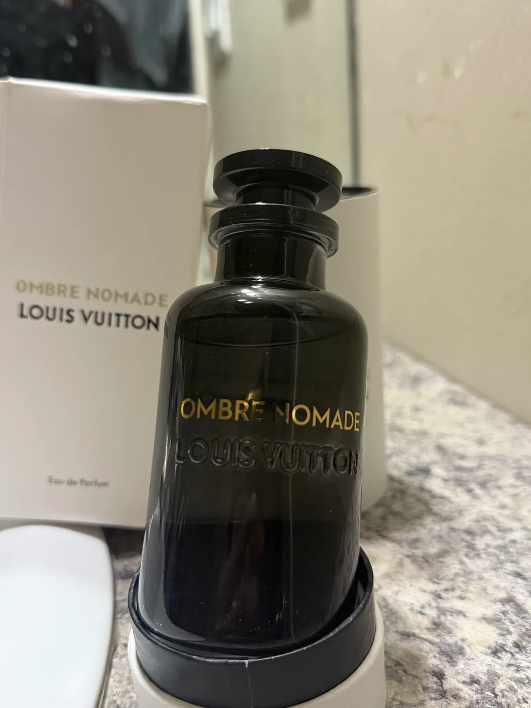 Louis Vuitton Ombre Nomade Eau de Parfum image indicator(2)