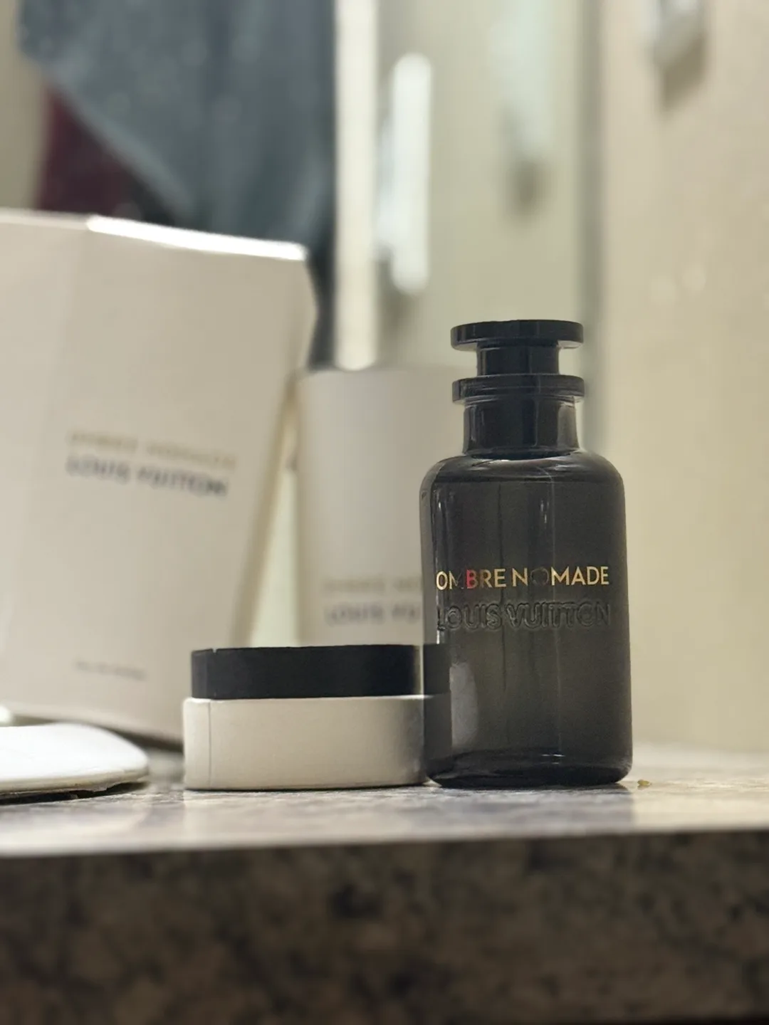 Louis Vuitton Ombre Nomade Eau de Parfum image indicator(7)