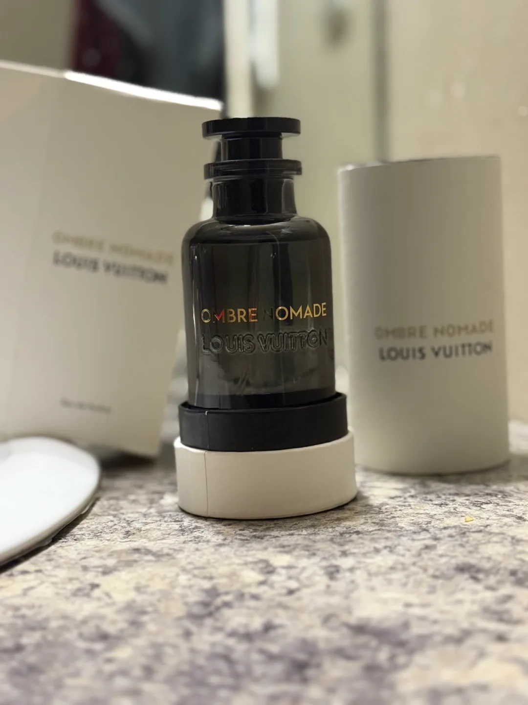Louis Vuitton Ombre Nomade Eau de Parfum image indicator(8)