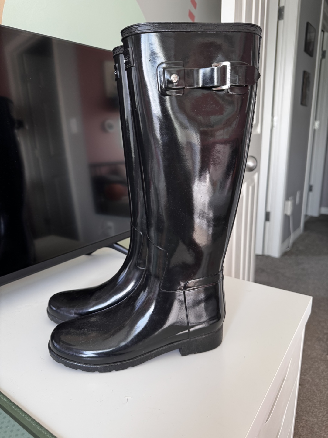 Hunter Black Gloss Rain Boots - Size 6 - photo 2