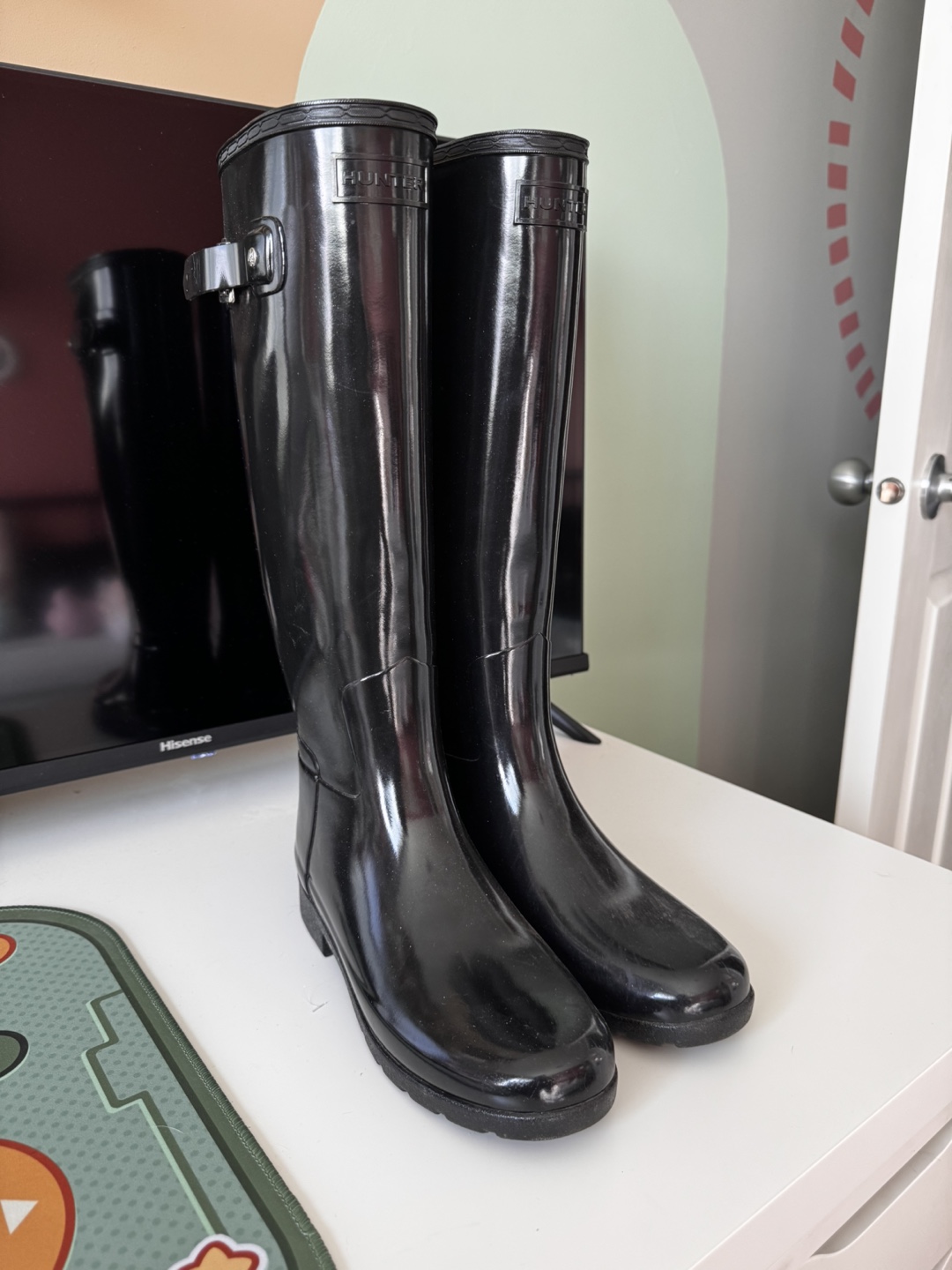 Hunter Black Gloss Rain Boots - Size 6