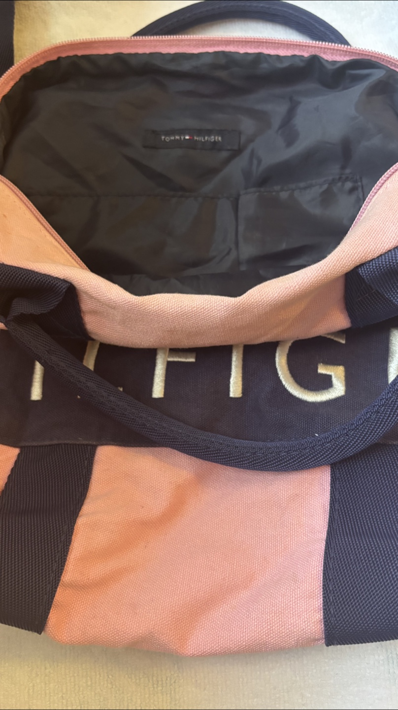 Tommy Hilfiger Pink Duffle Bag - photo 5