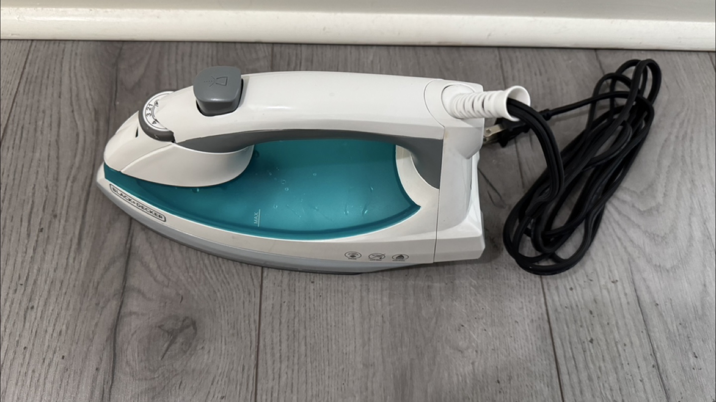 Black+Decker IR0500 Steam Iron
