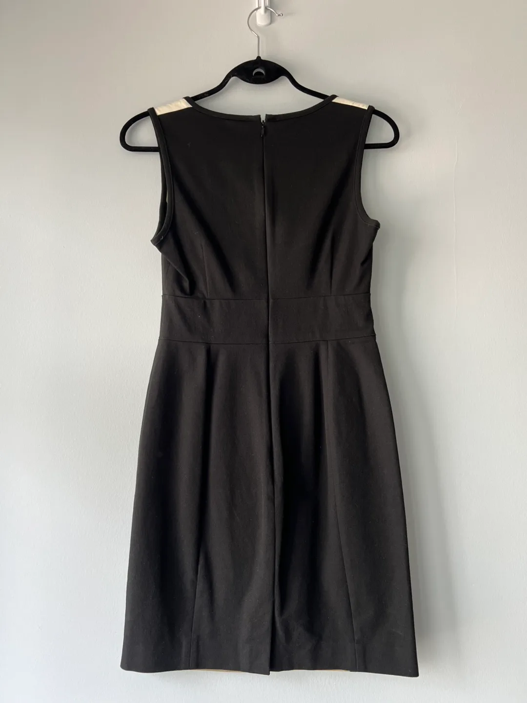 ✨Banana Republic Petite Black Dress - Size 4P image indicator(2)