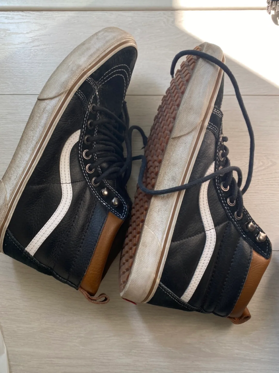 Vans Black Leather Shoes image indicator(3)