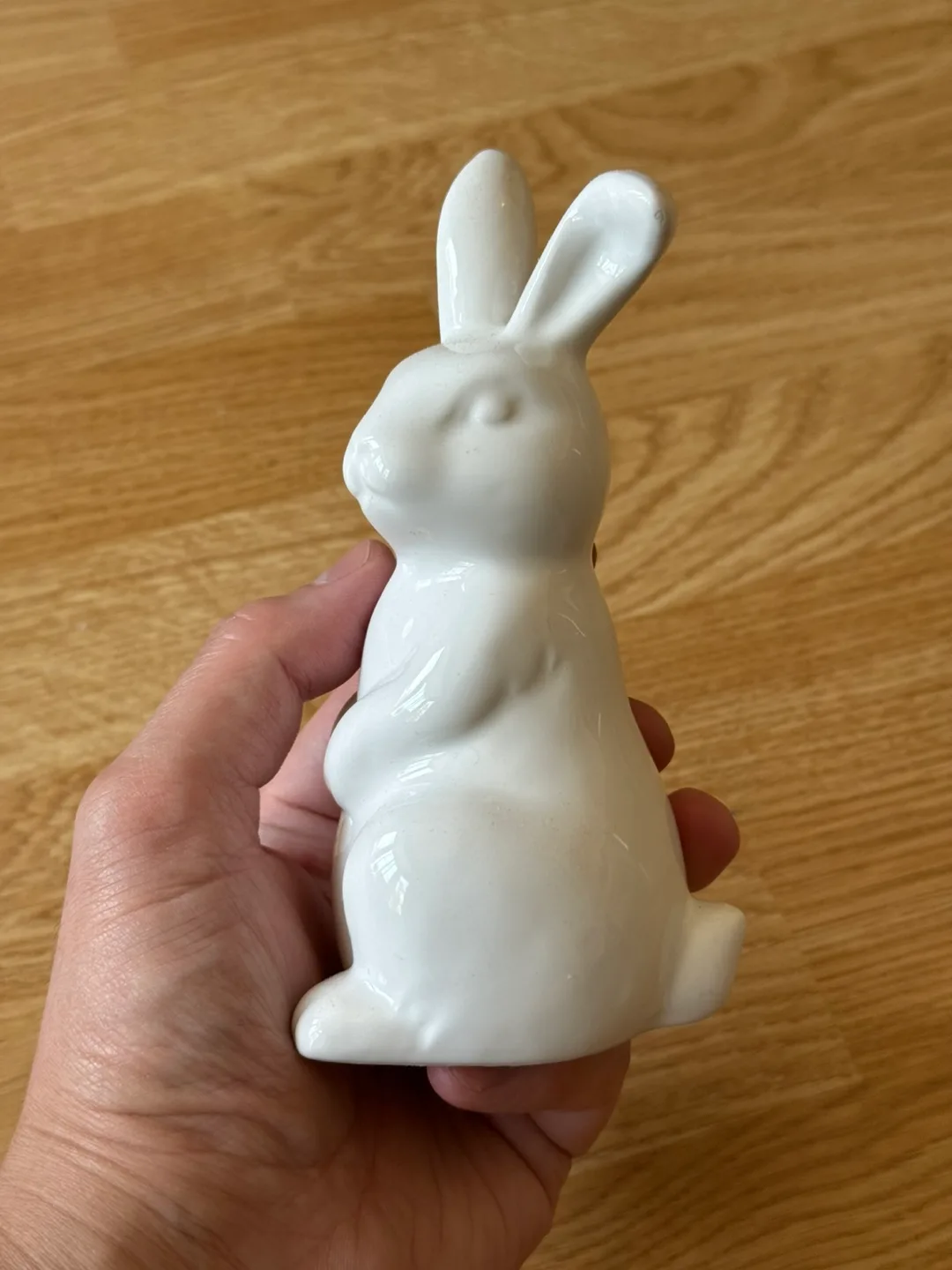 White Ceramic Bunny Figurine image indicator(3)