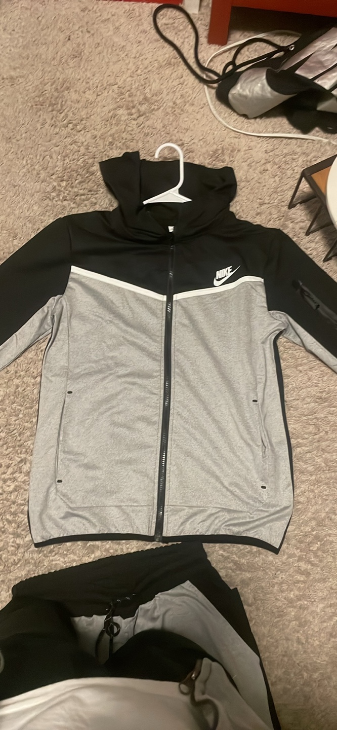 Nike tech fleece ( read description) - photo 2