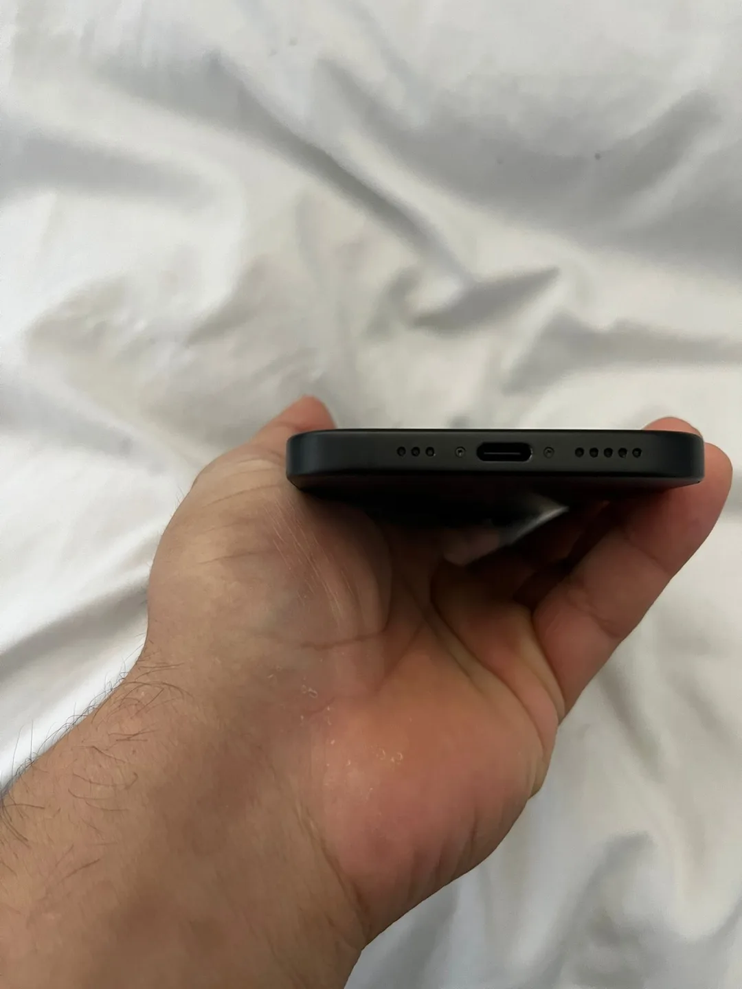 iPhone 15 of 128 gb image indicator(5)