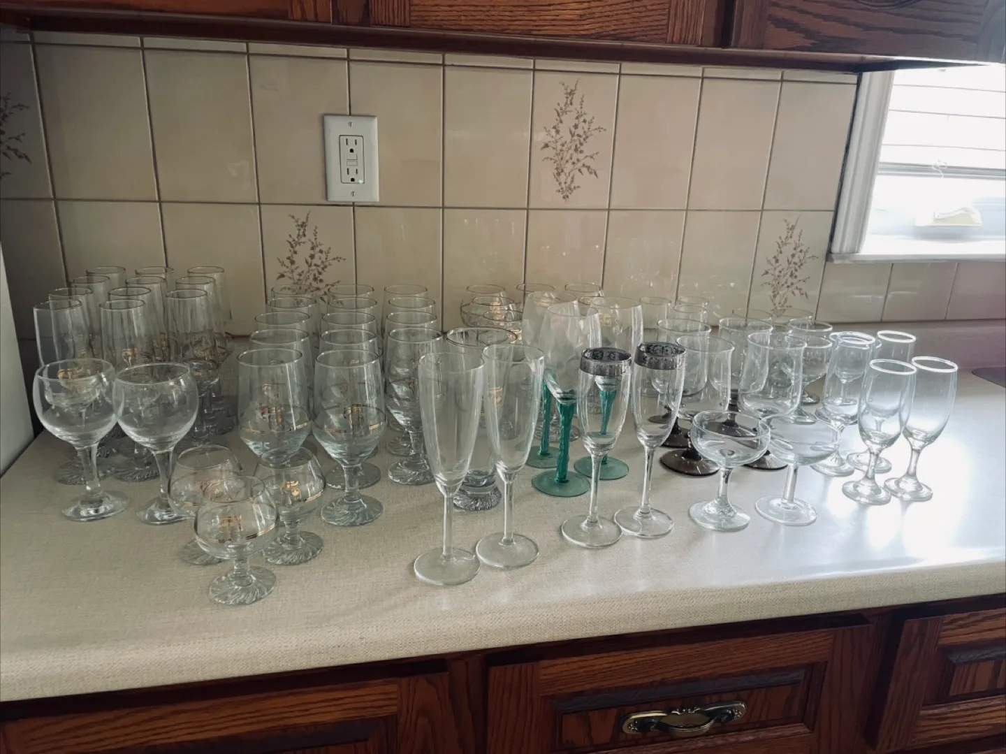 Mixed Glassware Set thumbnail