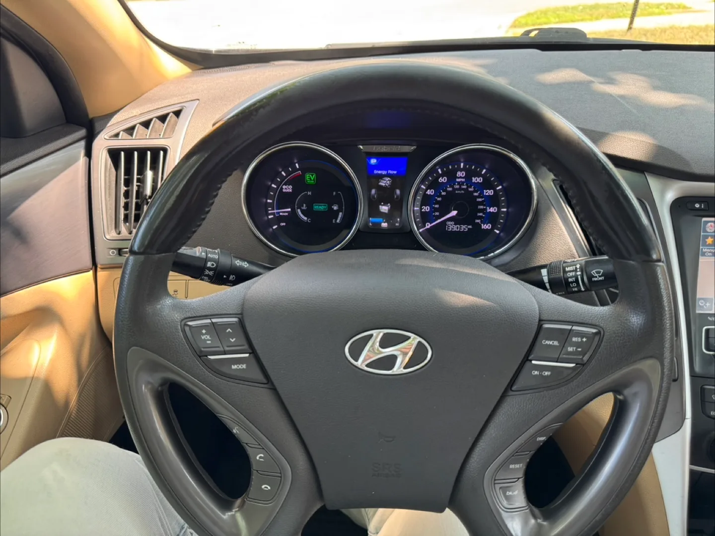 2012 Hyundai Sonata · Hybrid Limited Sedan 4D image indicator(10)