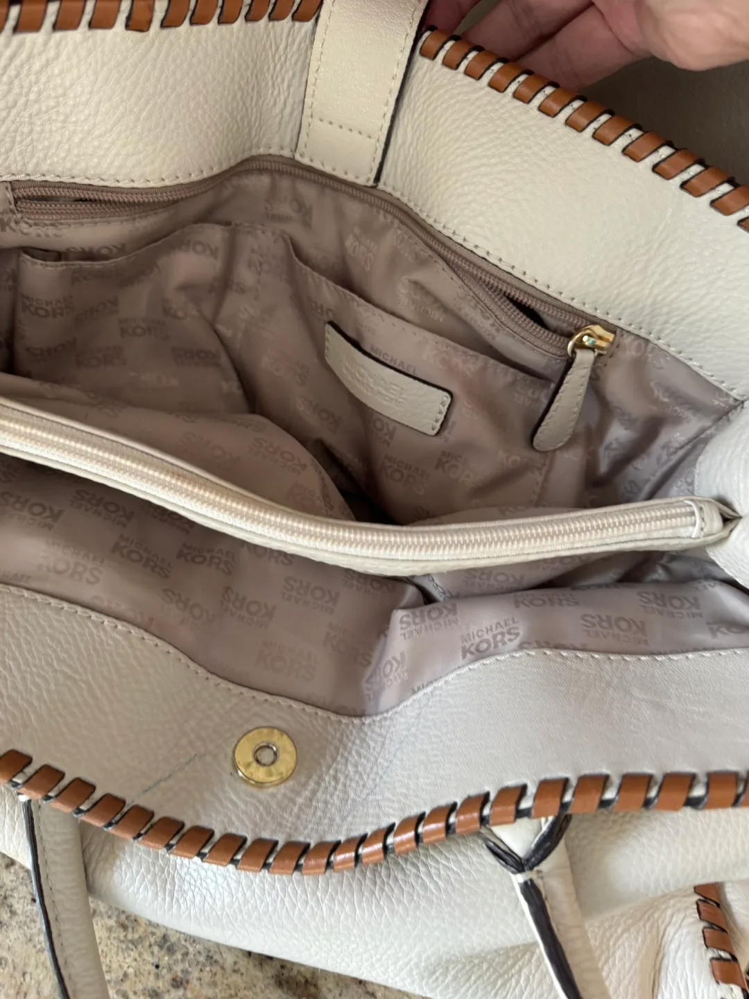 Michael Kors Leather Tote Bag image indicator(4)