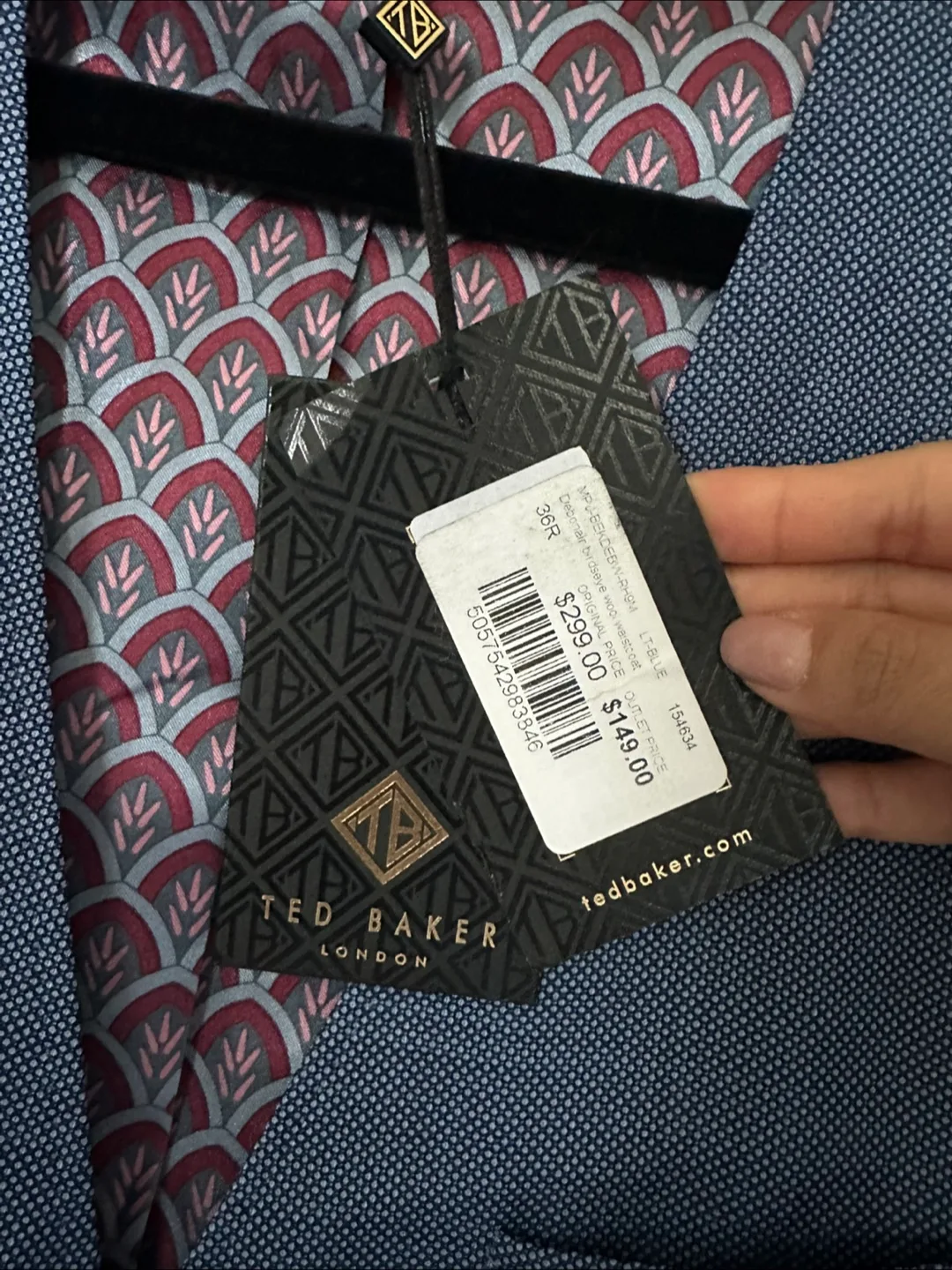 BRAND NEW Ted Baker Wool Waistcoat Vest - Size 36R image indicator(3)