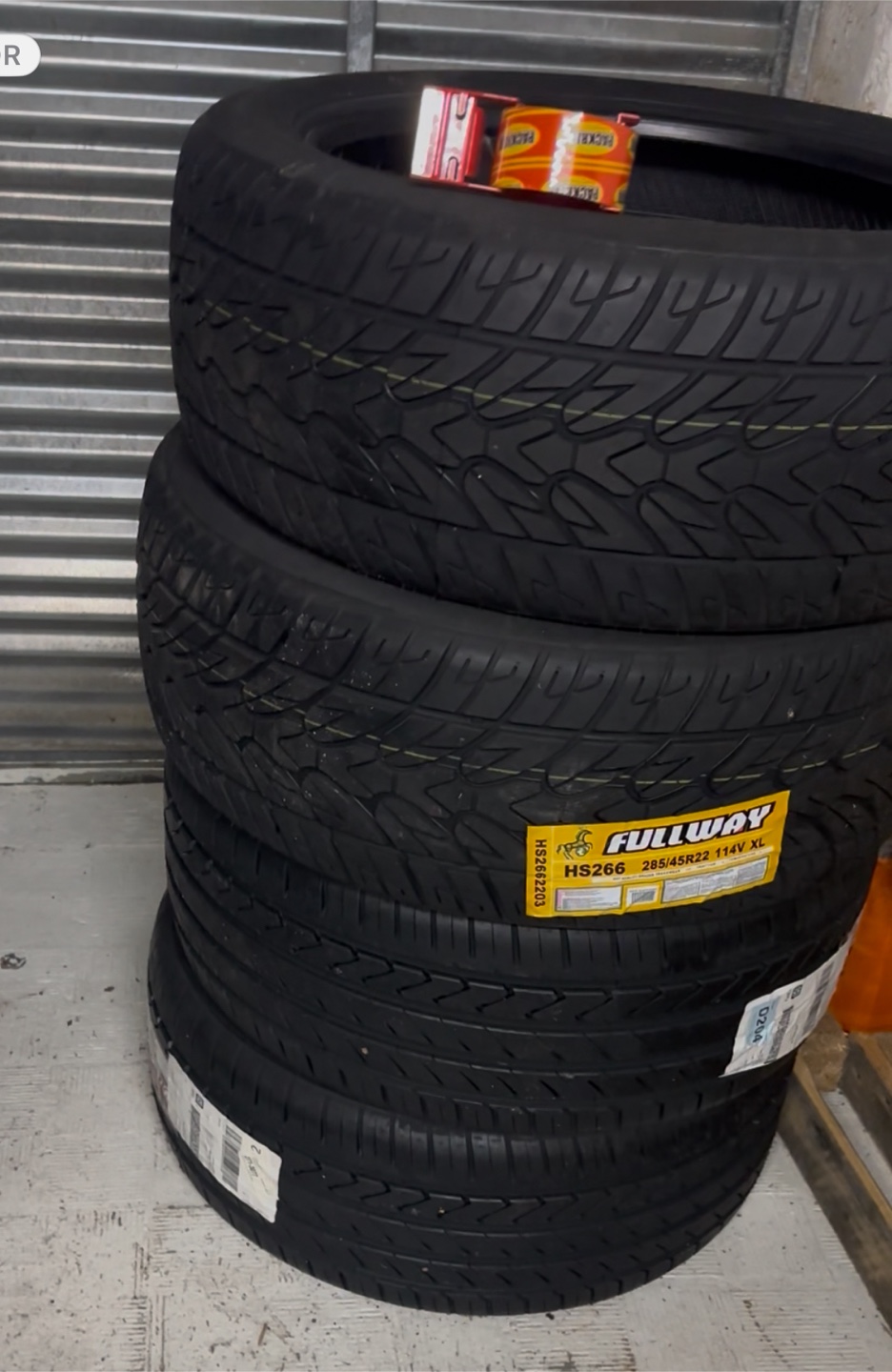 Lexani LX-TWENTY & FULLWAY HS266 Tires - 285/40R22
