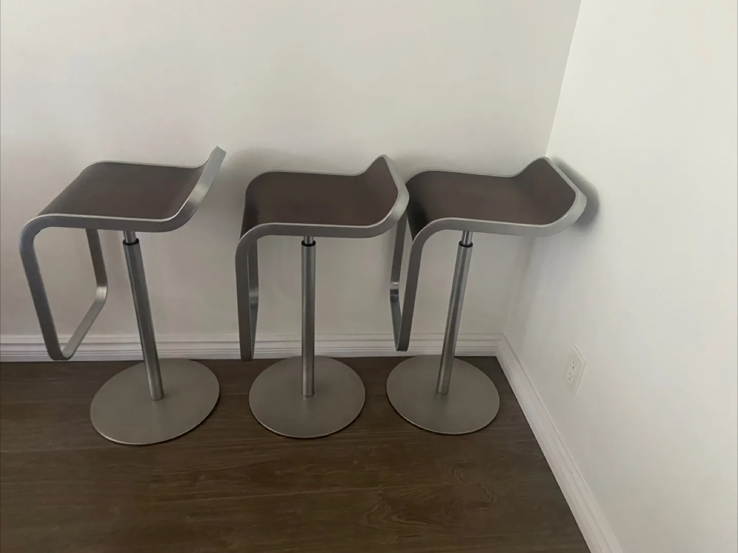 Set of 3 Bar Stools - Brown & Silver image indicator(2)
