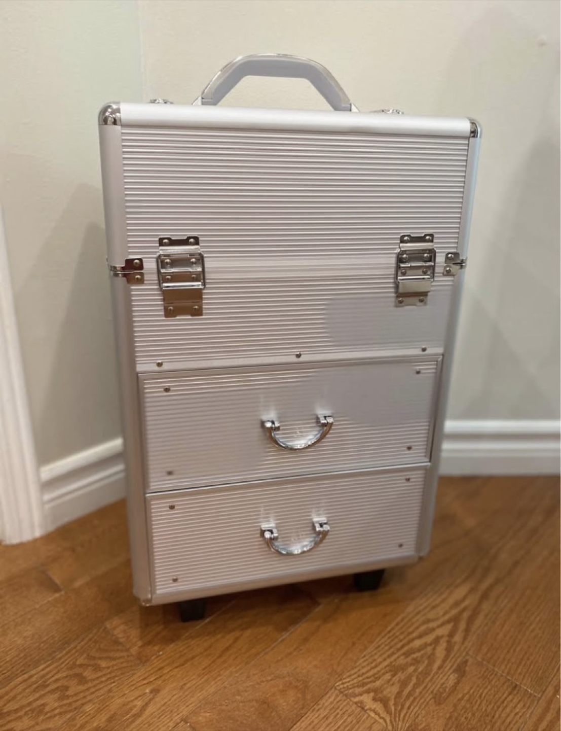 Silver Rolling Makeup Train Case - photo 3