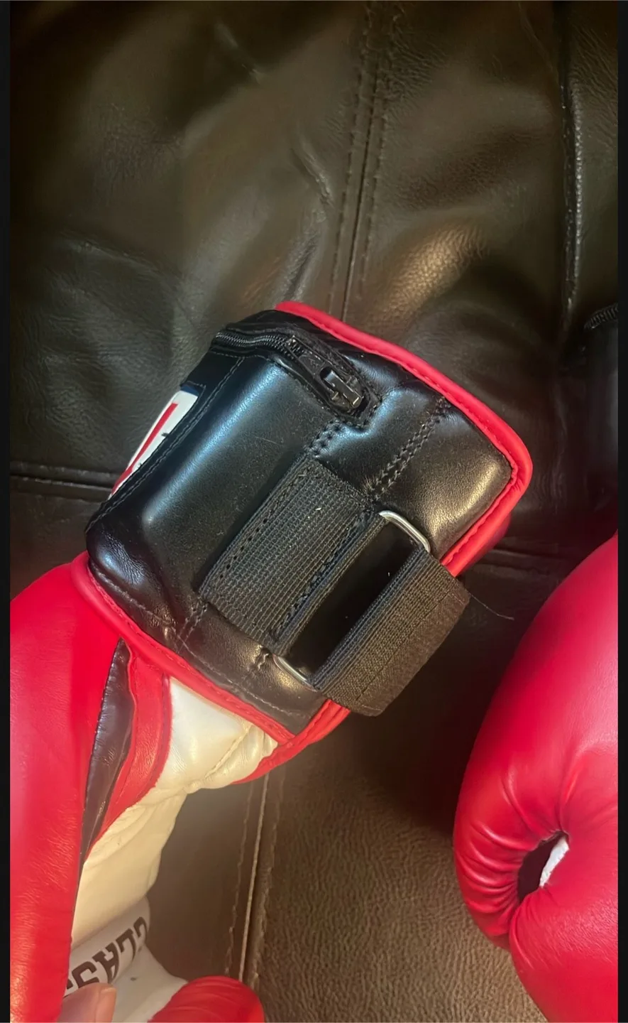 TITLE Classic Power Weighted Bag Boxing Gloves image indicator(3)