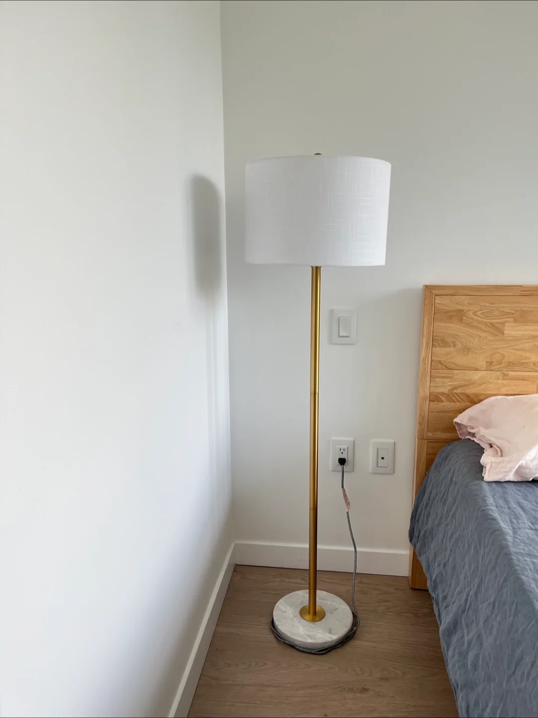 Adjustable Floor Lamp - New! Half original price! thumbnail