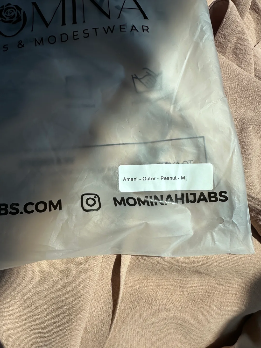 NEW Momina Amani Textured Abaya Outer image indicator(8)