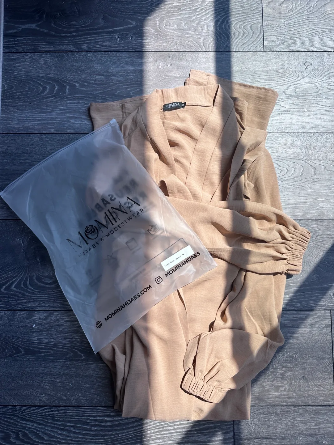 NEW Momina Amani Textured Abaya Outer image indicator(6)