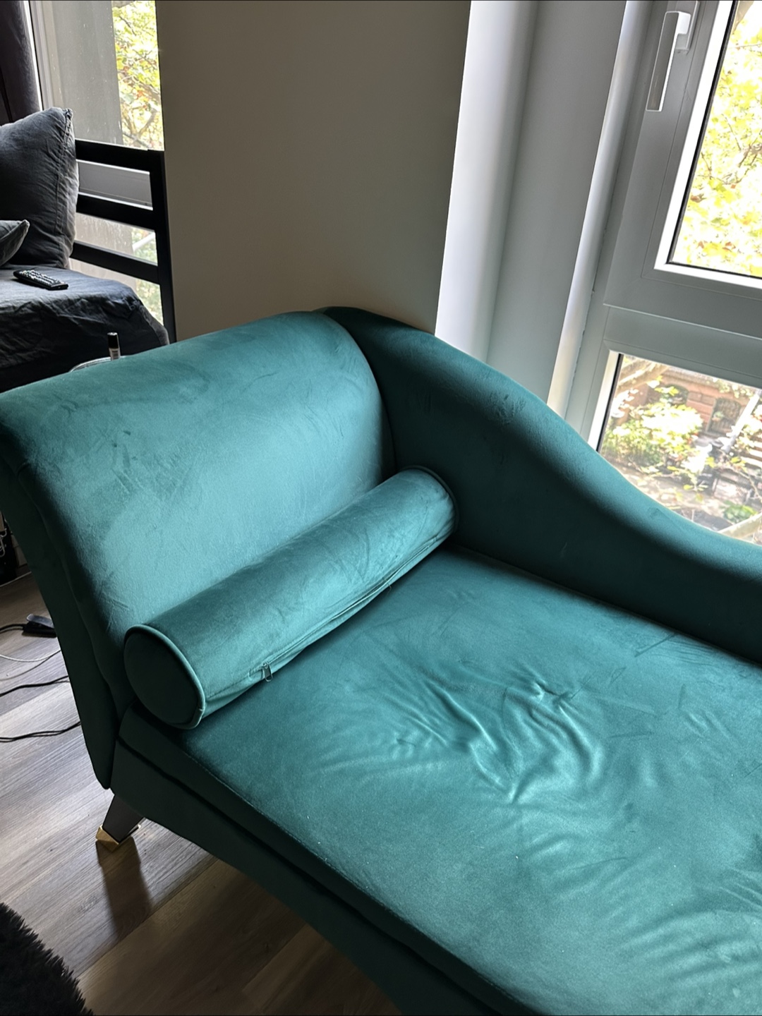 Green Velvet Chaise Lounge - photo 2