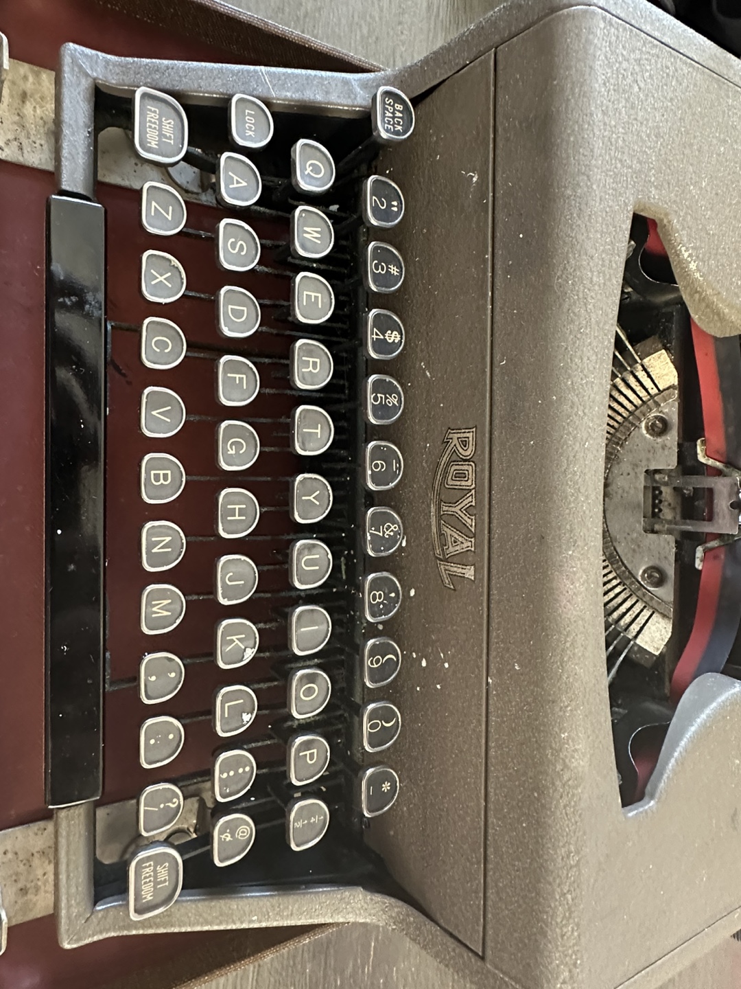 Vintage Royal Type writer - photo 2