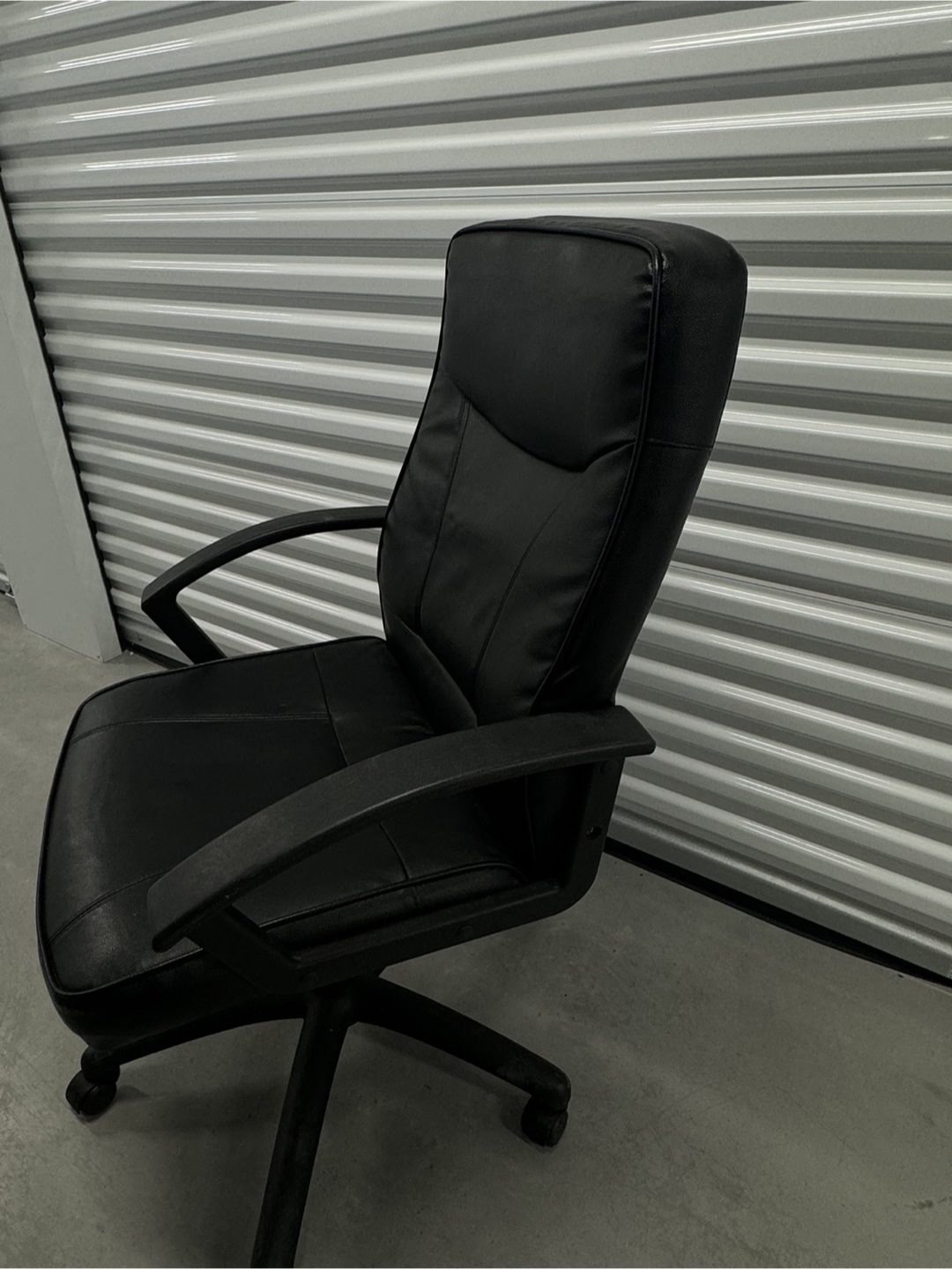 Black Office Chair - photo 2