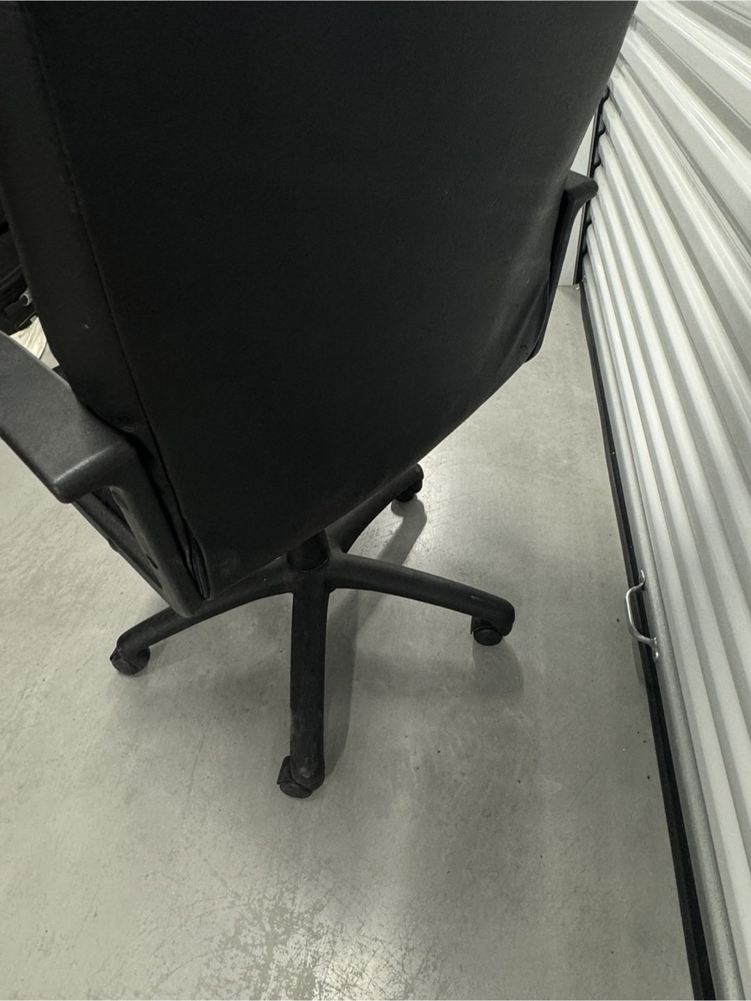 Black Office Chair - photo 3