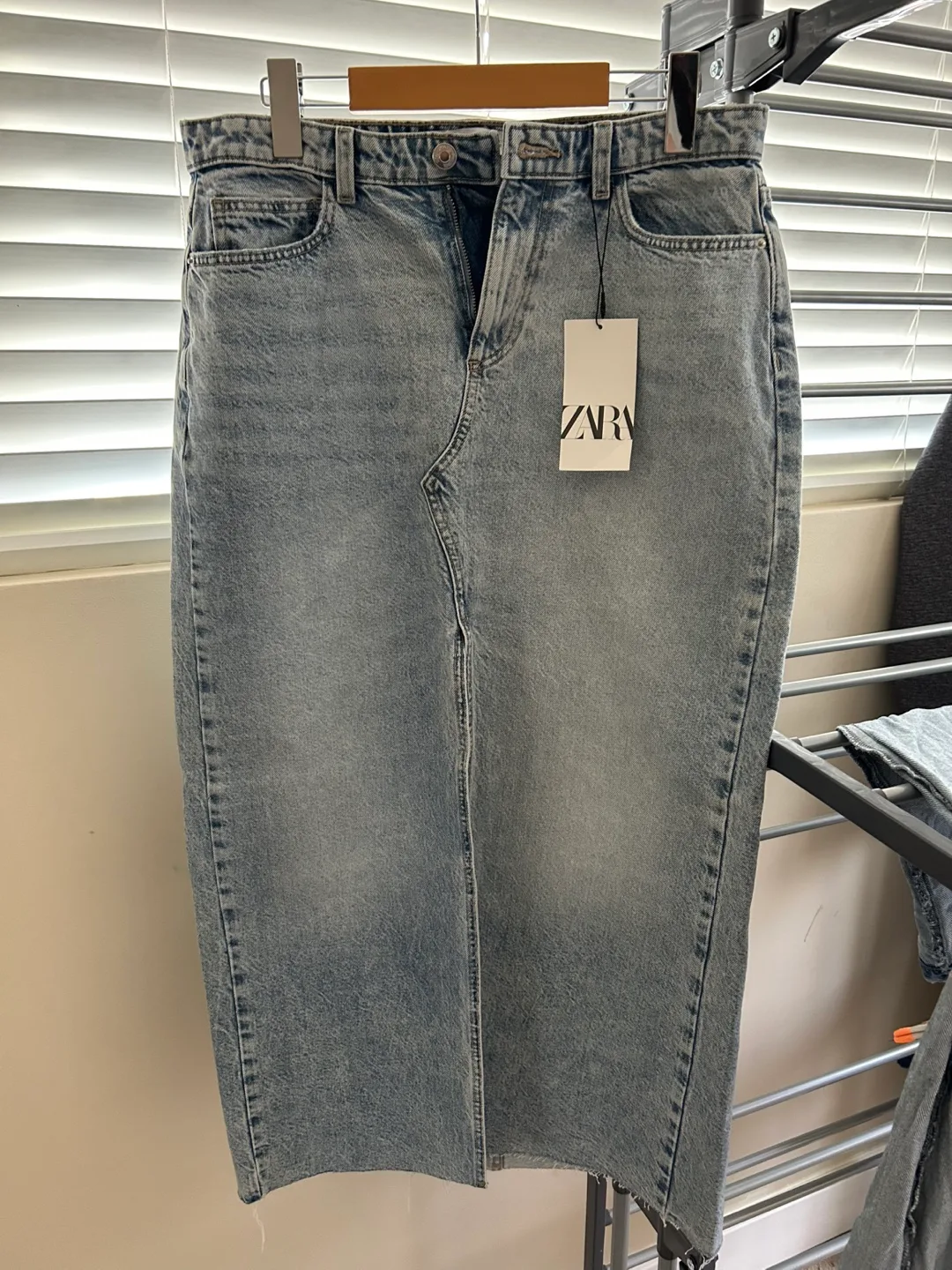 Zara Denim Skirt - Size M image indicator(4)