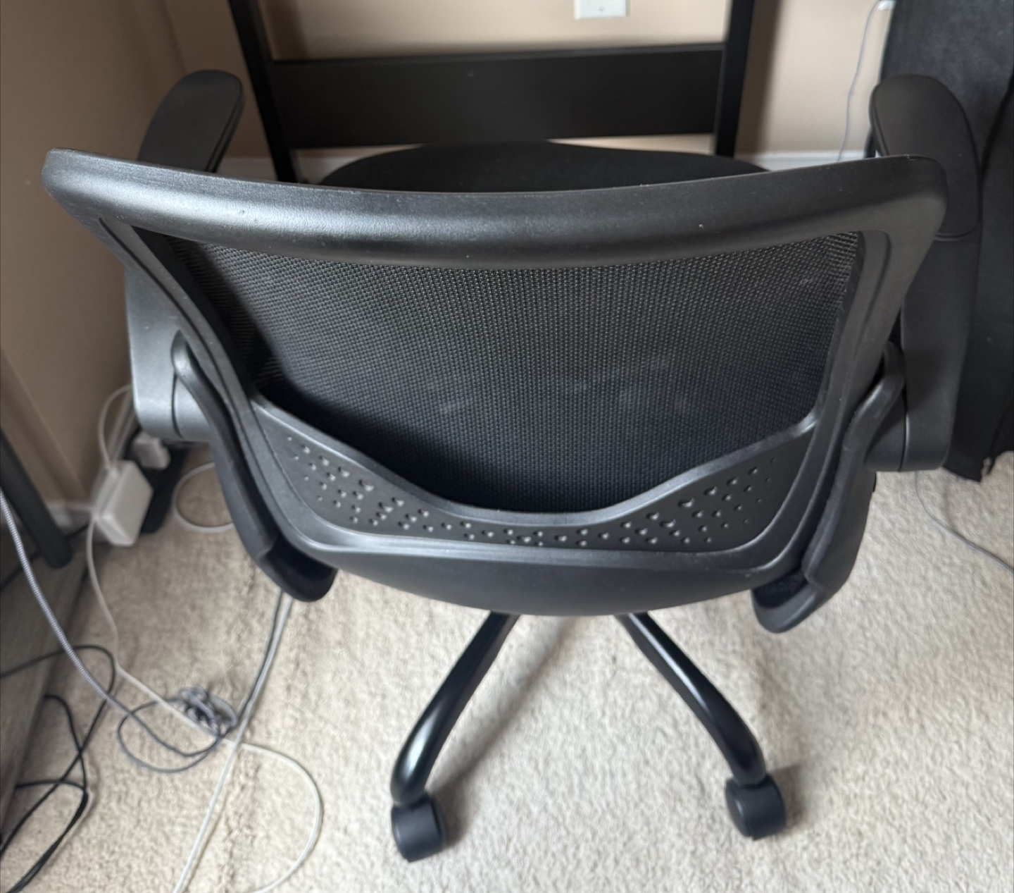 Black Mesh Office Chair - photo 2