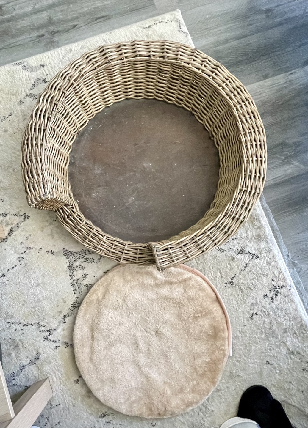 24” Wicker Pet Bed with Cushion - photo 3