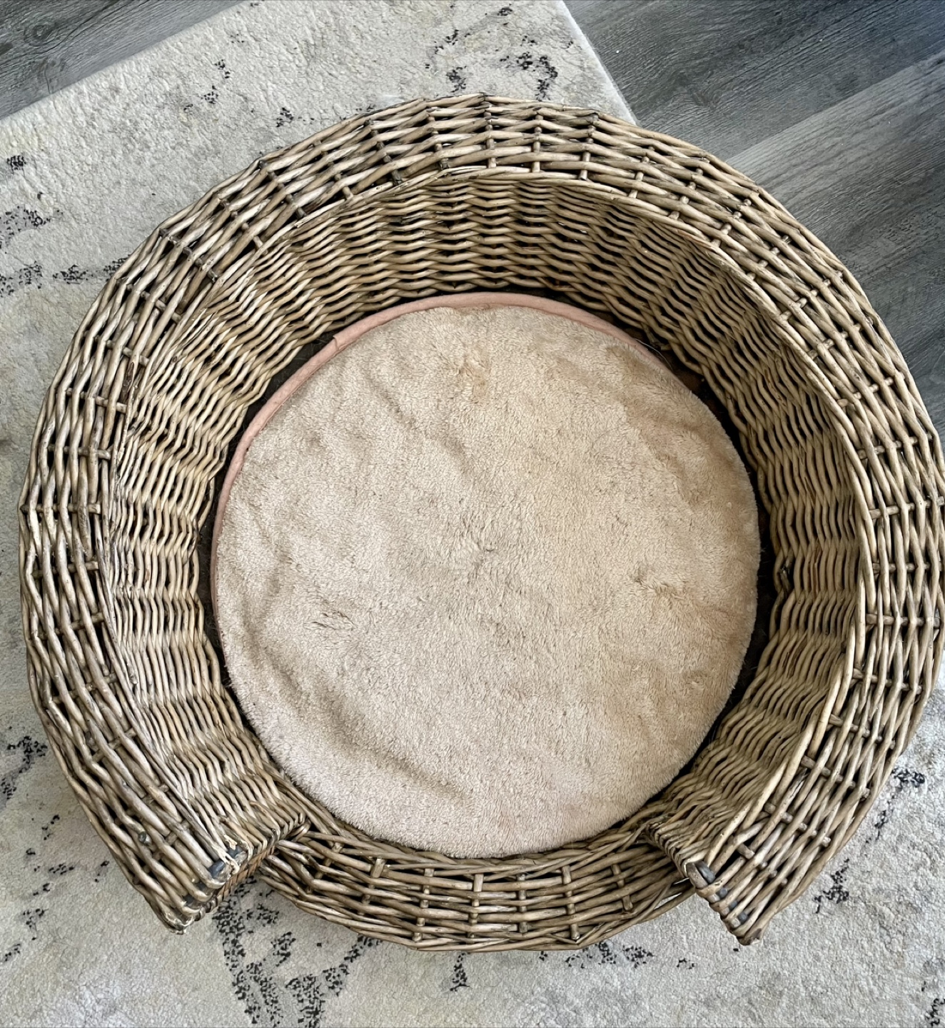 24” Wicker Pet Bed with Cushion - photo 2