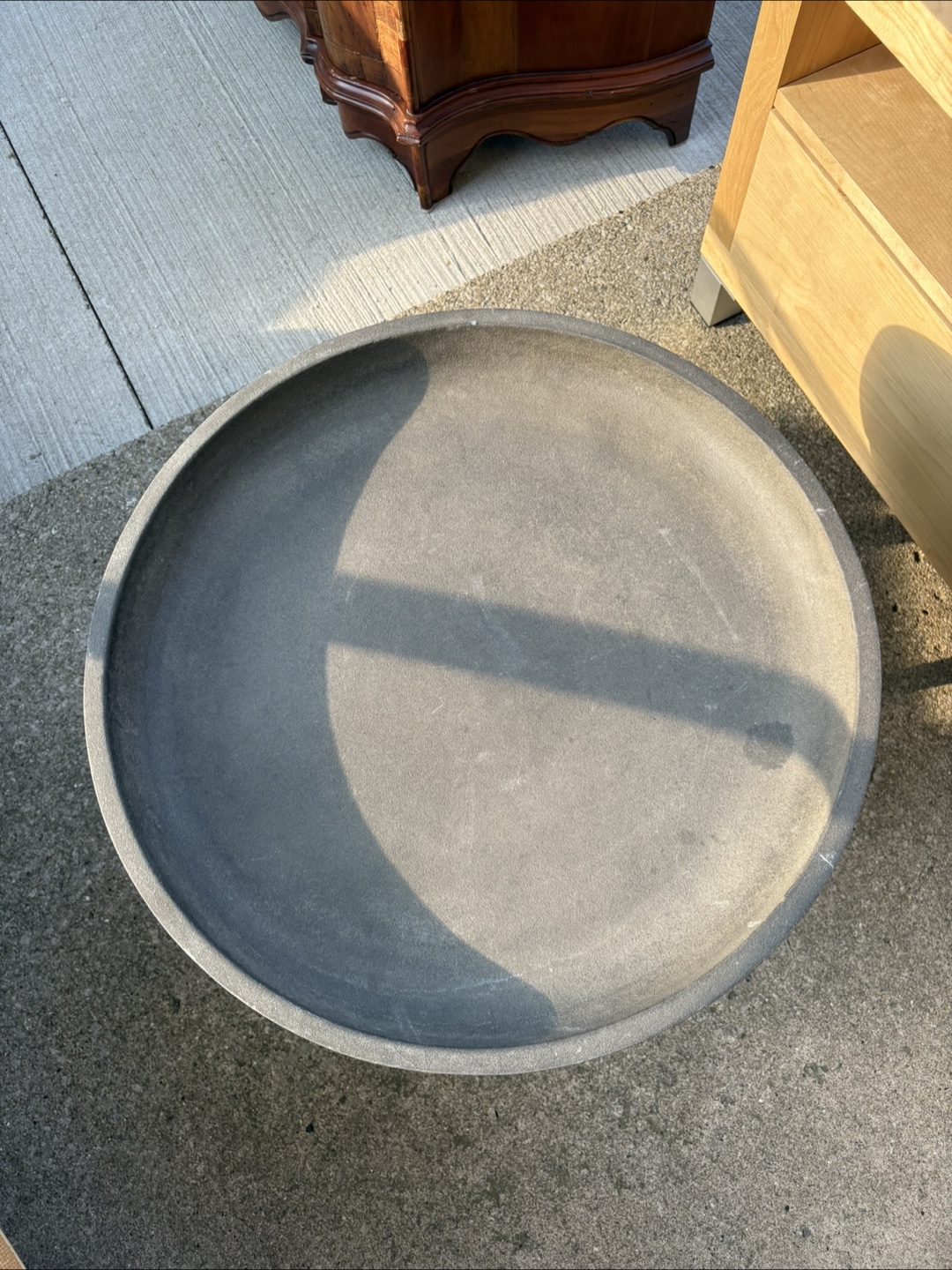 Round Concrete Side Table - photo 4