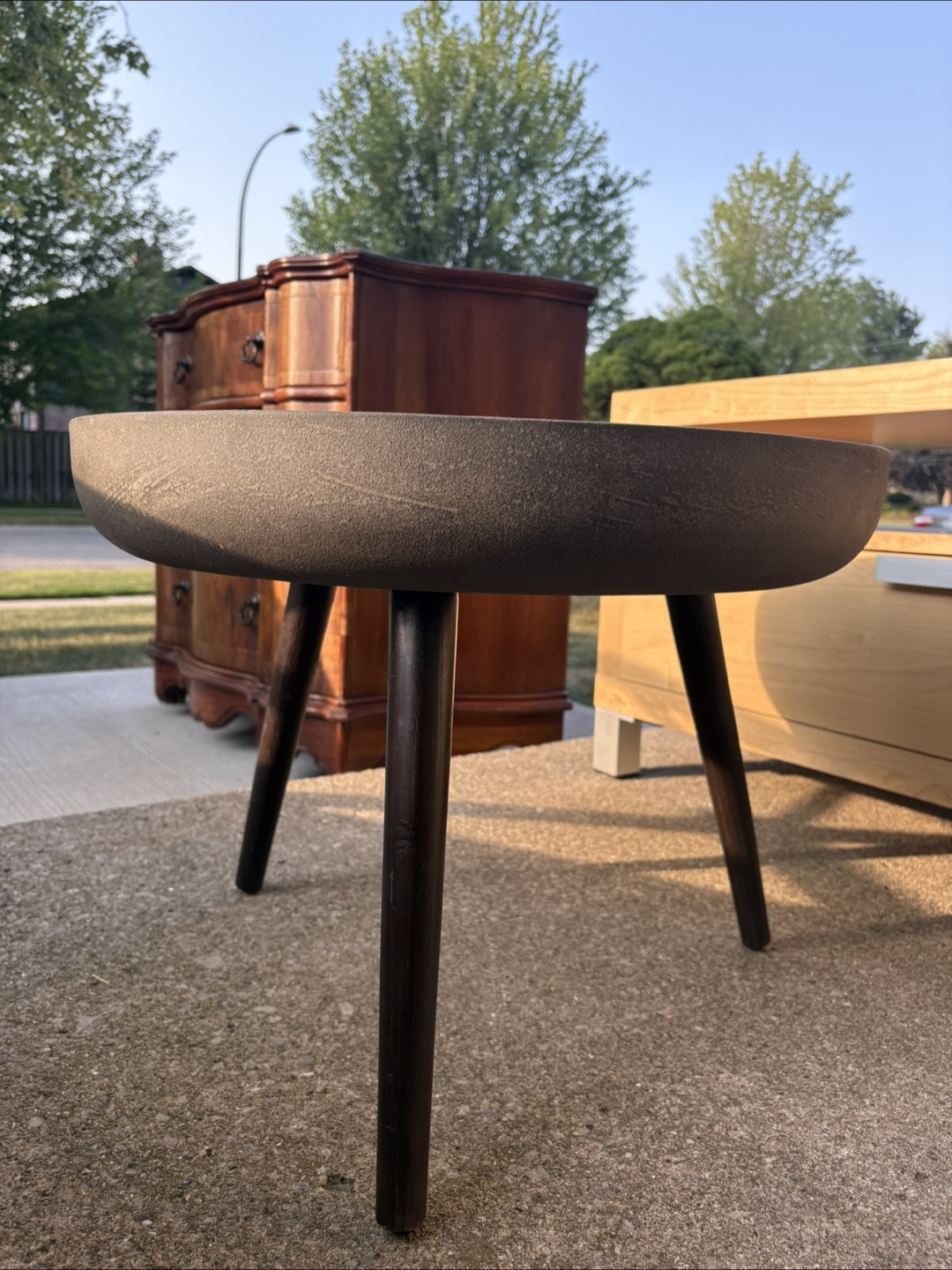 Round Concrete Side Table - photo 5