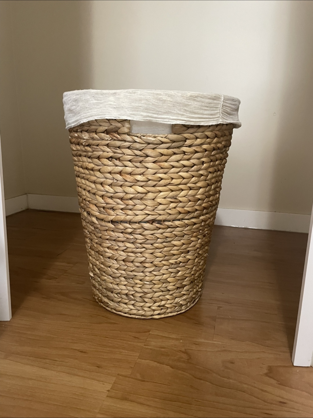 Wicker Laundry Basket with Liner