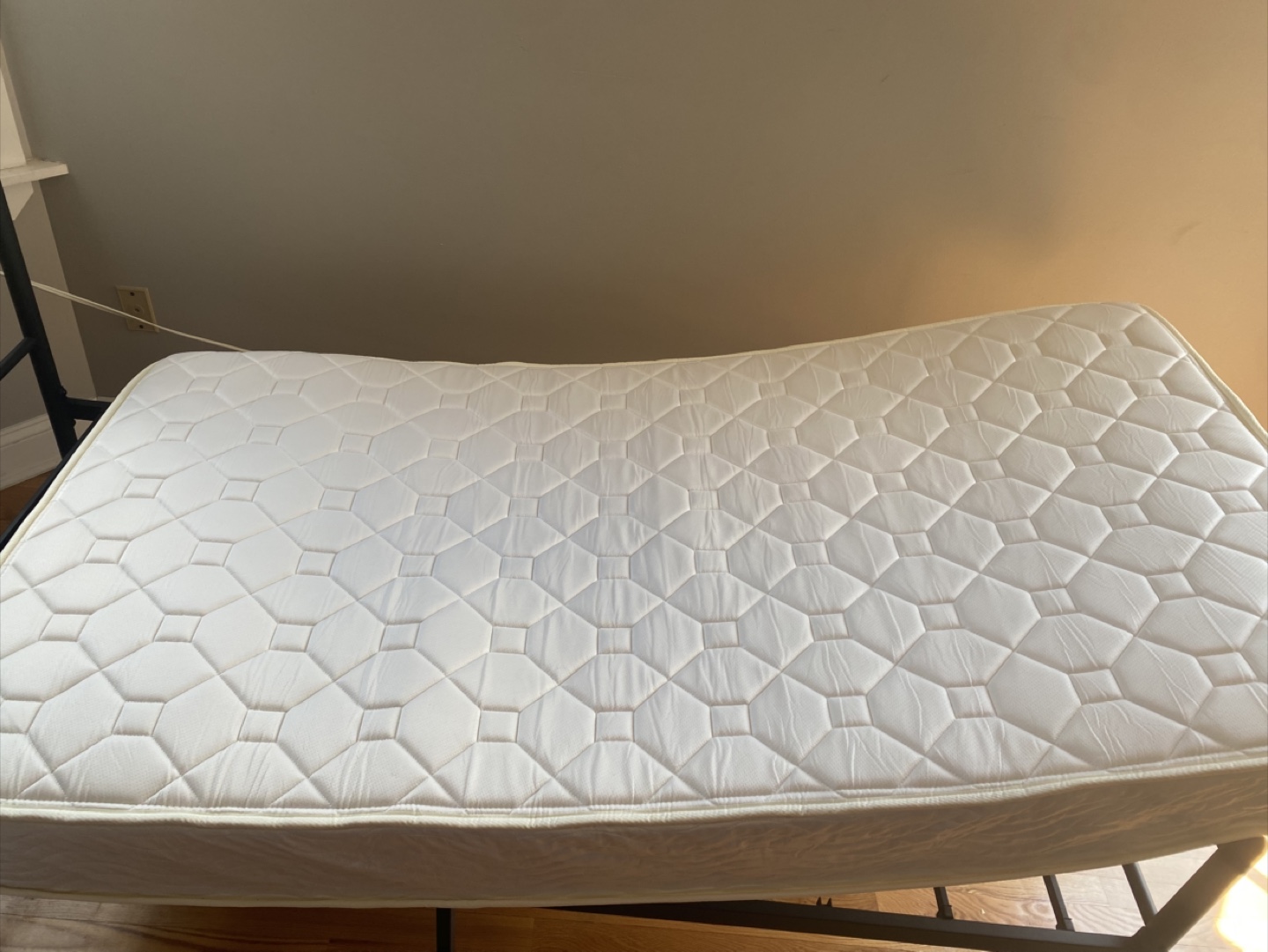 Mattress - Good Condition - photo 4