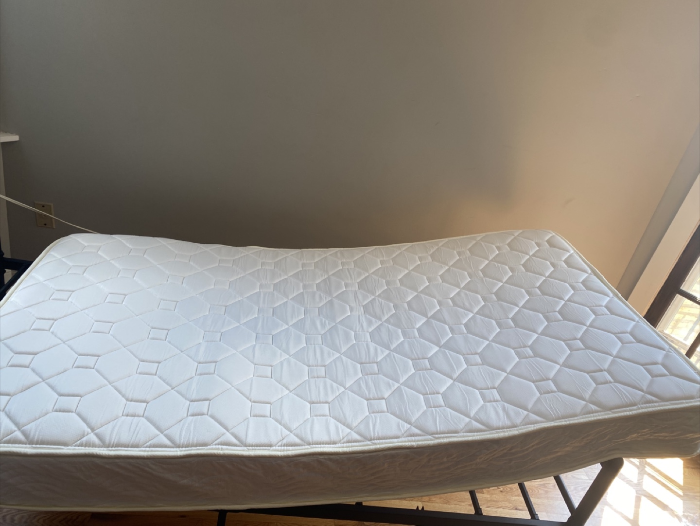 Mattress - Good Condition - photo 2