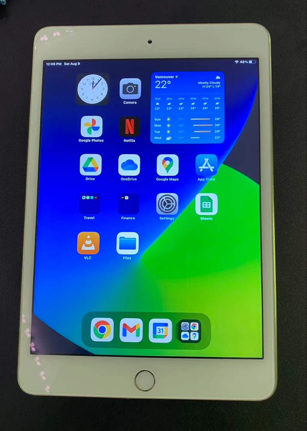 iPad Mini 4 64GB Wi-Fi - Great Condition! thumbnail