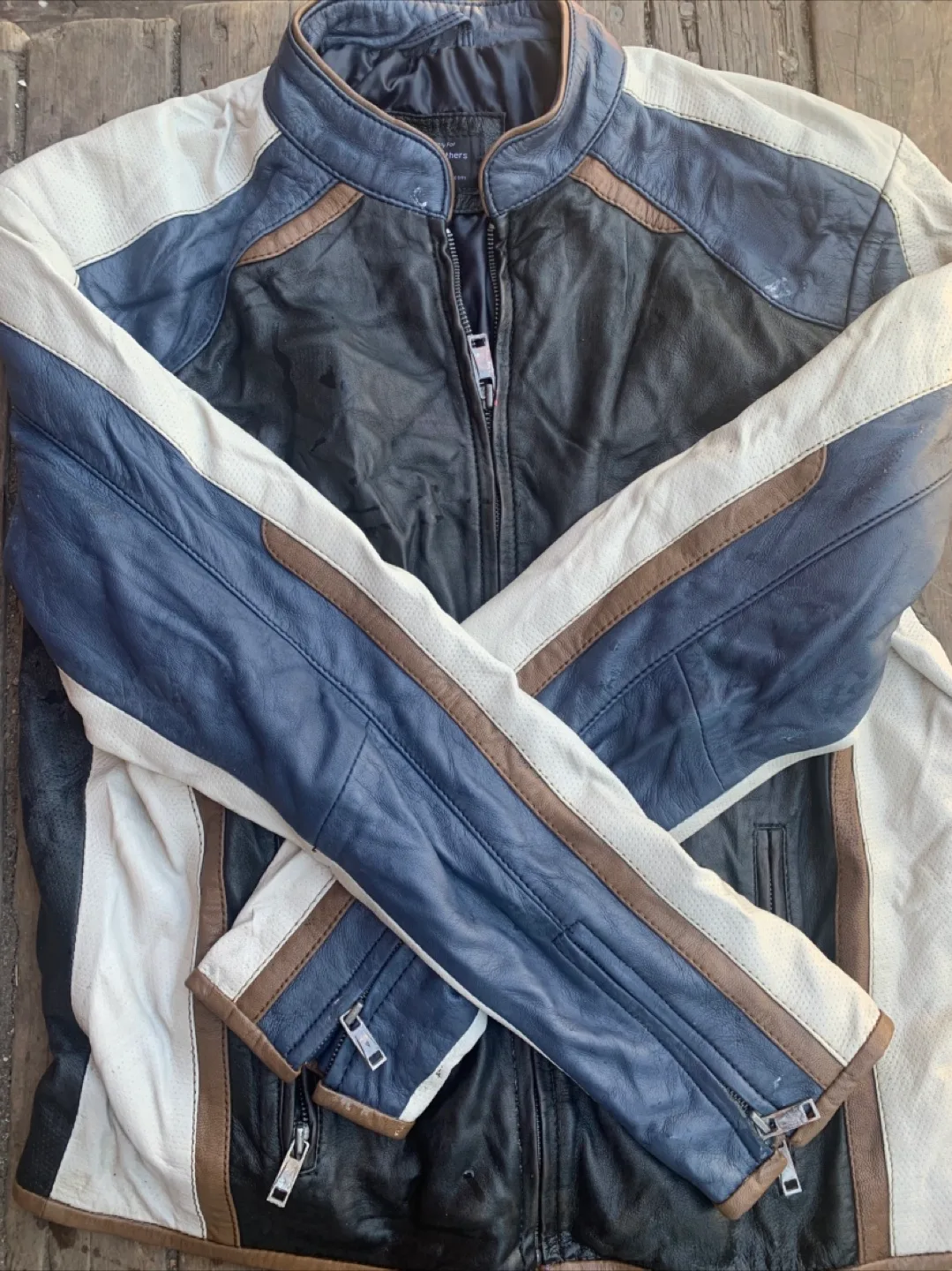 Women’s Leather Motorcycle Jacket thumbnail