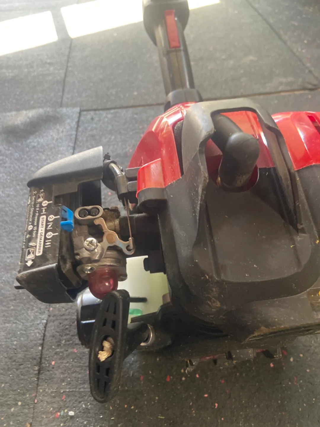 Troy-Bilt TB21 EC String Trimmer image indicator(4)