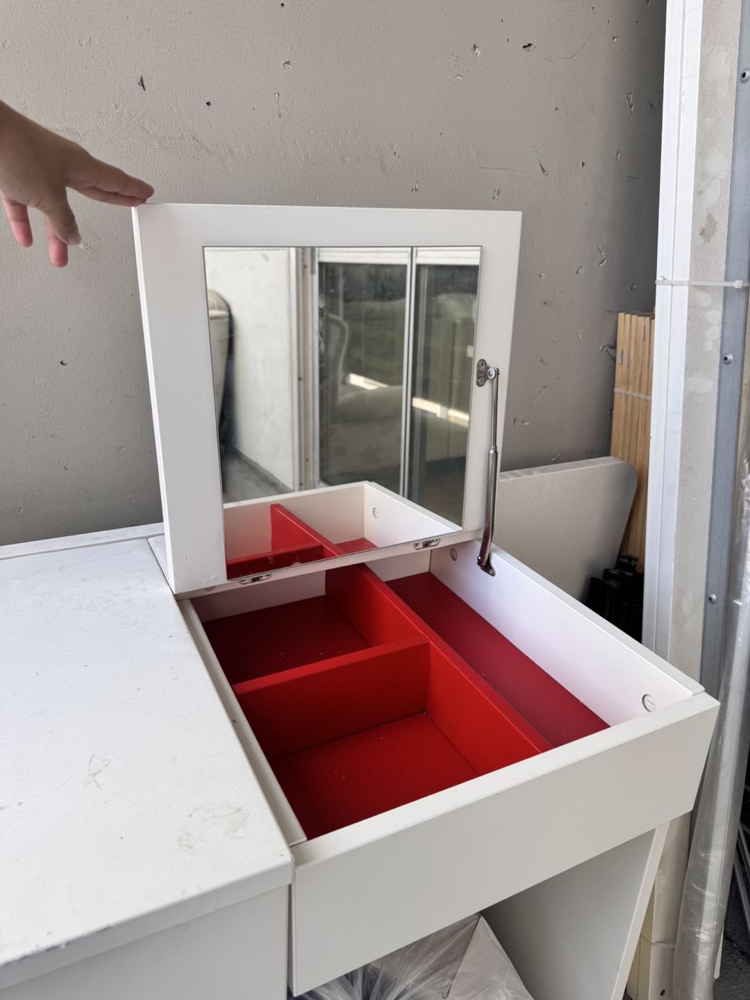 White Vanity Table with Mirror - photo 2