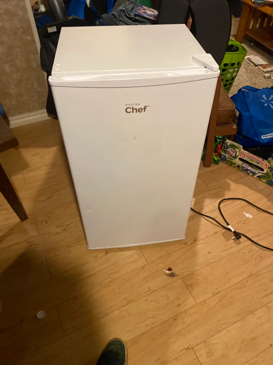 Master Chef Mini Fridge - White image indicator(3)